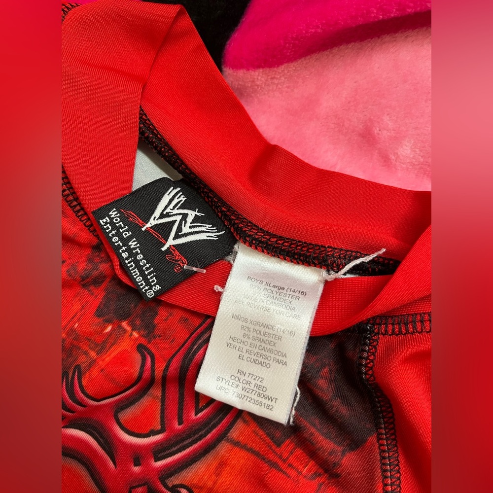 WWE wrestling 2000s shirt ♥️🖤♥️🖤 - Picture 2 of 3